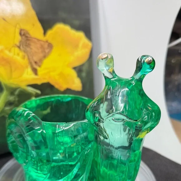 Unique Resin Green Snail Planter - Picture 9 of 14
